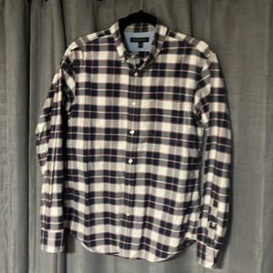 Banana Republic Men’s oxford slim fit shirt. size M.